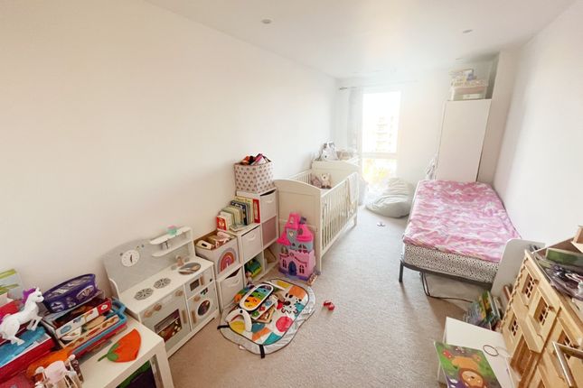 85 Rivington Apartments, Railway Terrace, Slough photo 4