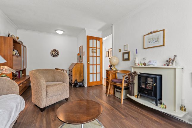 4, Milton Close, Denny photo 3