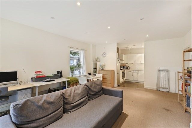 Flat for sale in Rosse Gardens, Desvignes Drive, London