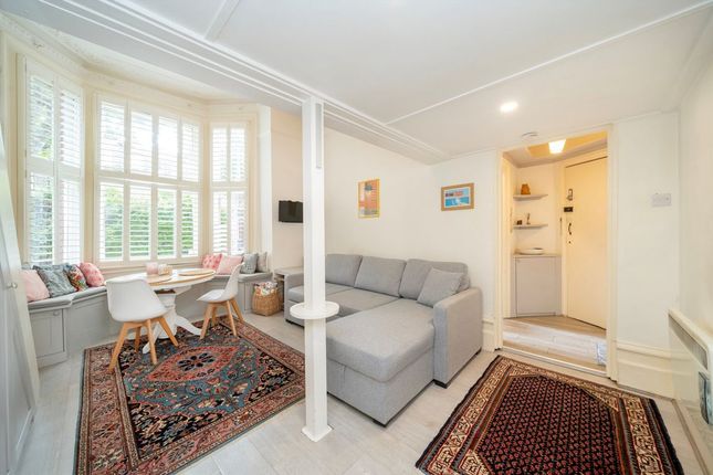 Flat 2, 100, Brondesbury Villas, London photo 2