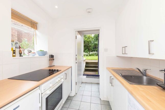Flat B, 72, Wimbledon Park Road, London photo 2
