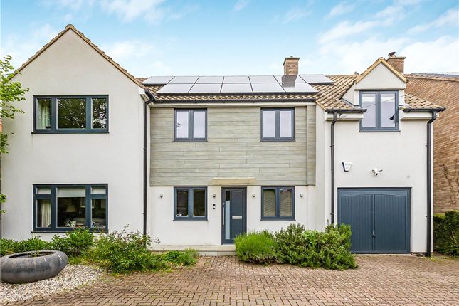 27, Pigeon House Lane, Witney photo 2