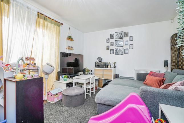 9, Oak Tree Place, Leeds photo 4