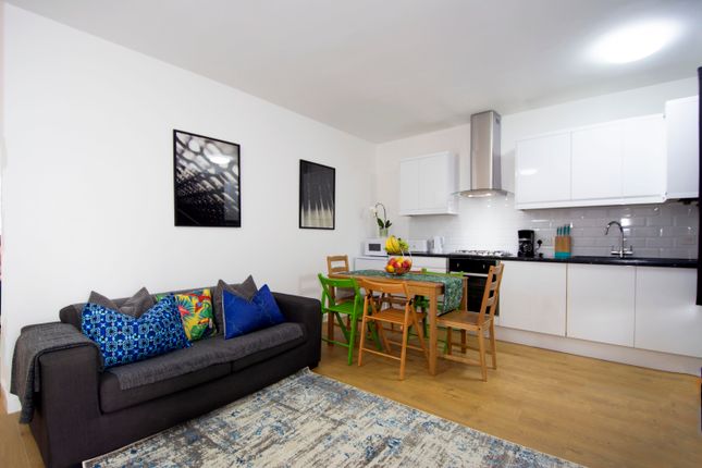 Thumbnail Flat to rent in Upper Richmond Road, London
