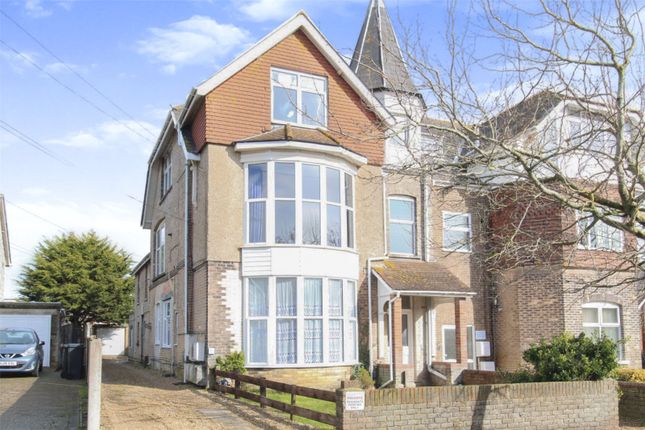 Flat to rent in Carlton Road North, Weymouth, Dorset