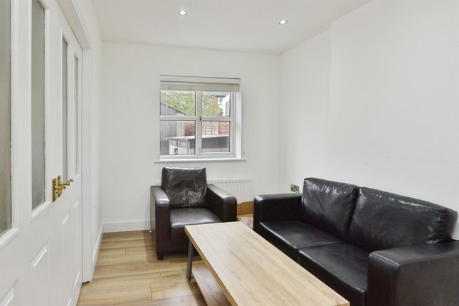70, Clay Hill, MILTON KEYNES photo 4