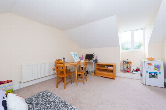 Flat 3 74, Osborne Road, Farnborough photo 2