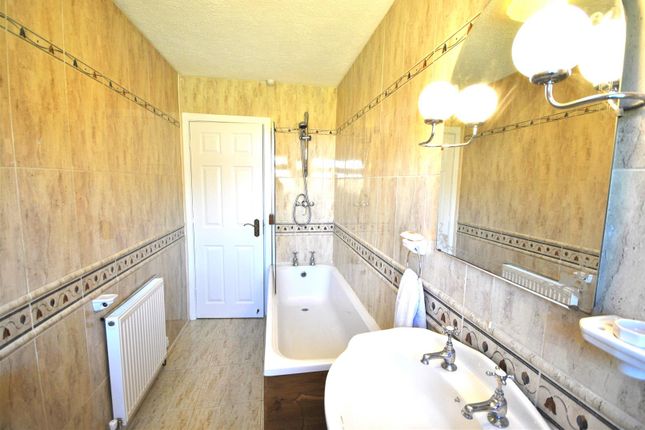 Family Bathroom.Jpg