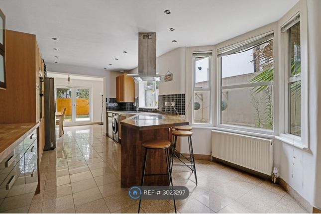 59, Priolo Road, London photo 2