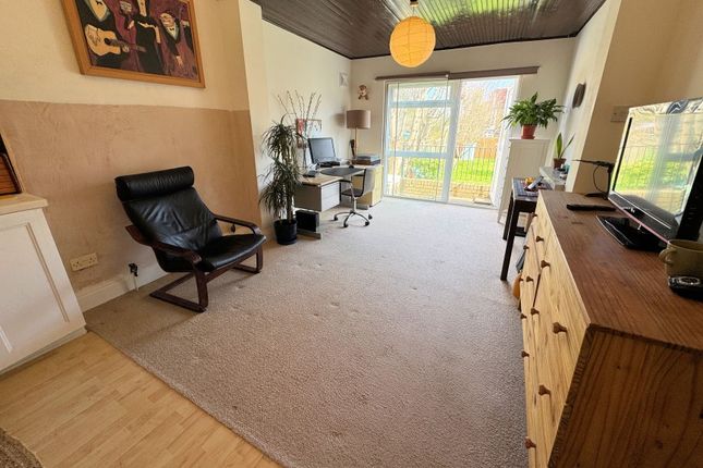 Flat 1 55, Etchingham Park Road, London photo 3