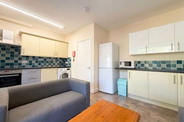 19 Mill Avenue, Uxbridge photo 3