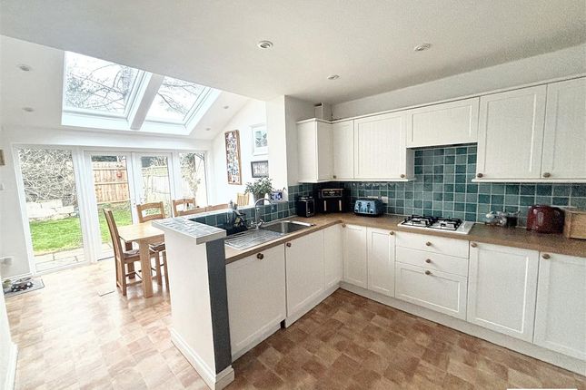 2, Higher Shapter Close, Topsham photo 4