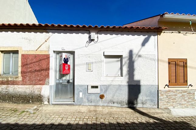 Thumbnail Town house for sale in Malpica Do Tejo, Malpica Do Tejo, Castelo Branco (City), Castelo Branco, Central Portugal