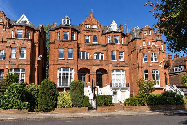 Flat 4, 8, Belsize Lane, London photo 3
