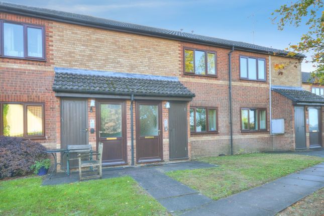 1-bed flat on Windmill Court, Alton, £100,000