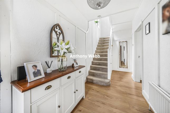 58, Greenway, London photo 4