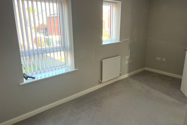 8, Reginald Smith Crescent, Wolverhampton photo 5