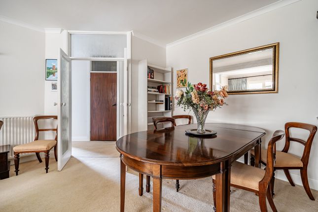 1 Culverden Court,, Oatlands Drive, Weybridge photo 4
