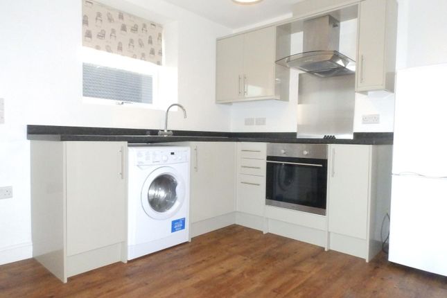 Flat 3, 8A, High Street, West Yorkshire photo 2