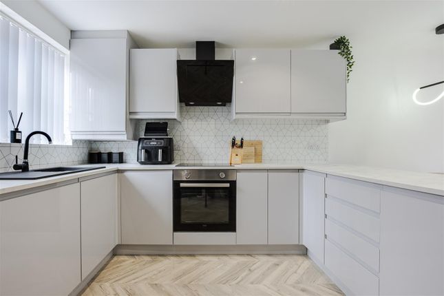 36, Connaught Road, Scunthorpe photo 4