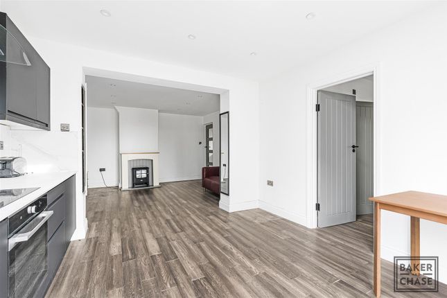 133, Farndale Avenue, London photo 3