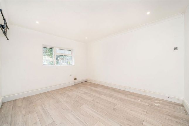 Flat 1, 23, Highfield Road, London photo 3