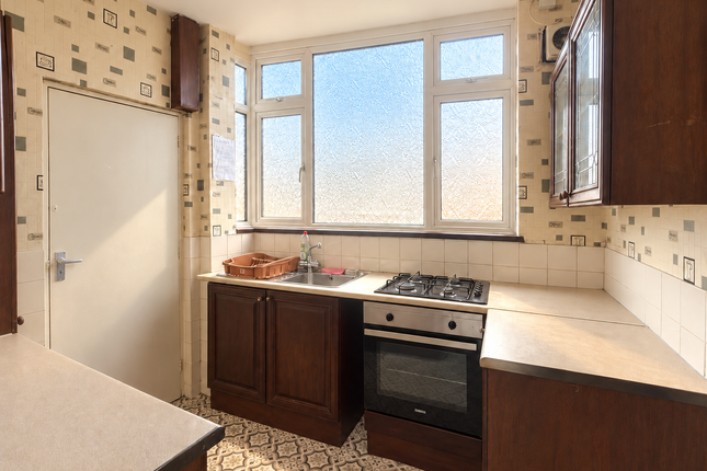 21 Eileen Avenue, Leicester photo 3