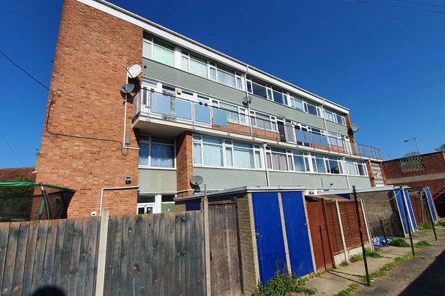 Thumbnail Maisonette to rent in Hall Road, Norwich