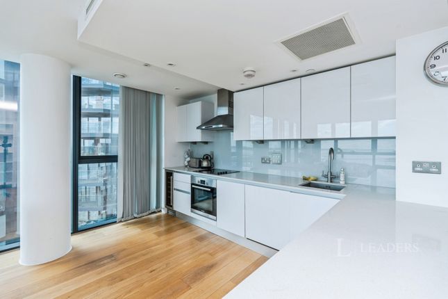 181 The Hawkins Tower, Admirals Qua, Ocean Way, Hampshire photo 4