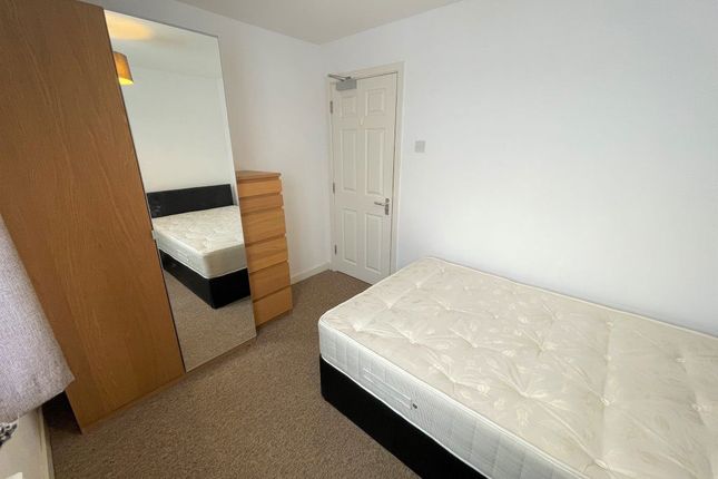 Thames Road, Wellingborough photo 4