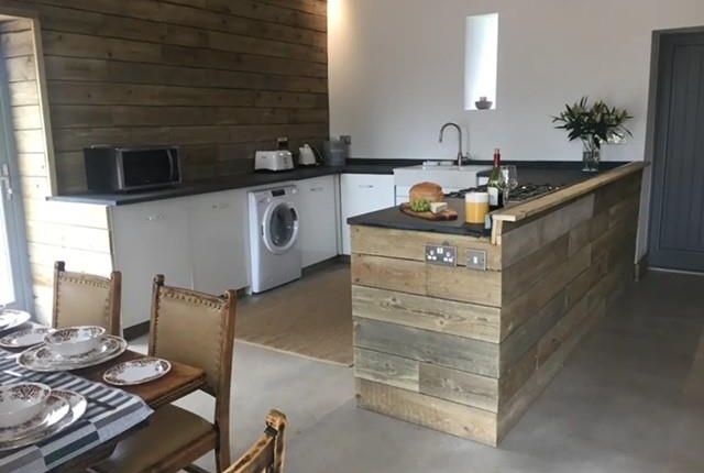 Kitchen 4.Jpg