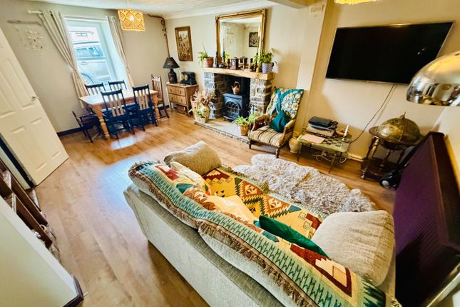8, Treherbert Street, Lampeter photo 3