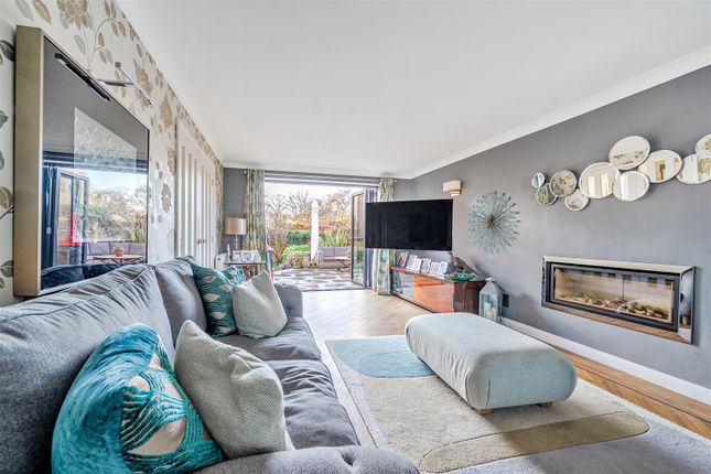 17, Japonica Close, Wokingham photo 4