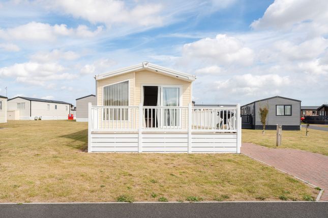 3-bed caravan on 26 Morello View, Cherry Tree Park Dean, Mill Road, Great Yarmouth, £40,000