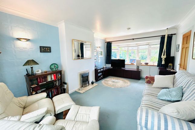 16 Parkwood Close, Lymm photo 2