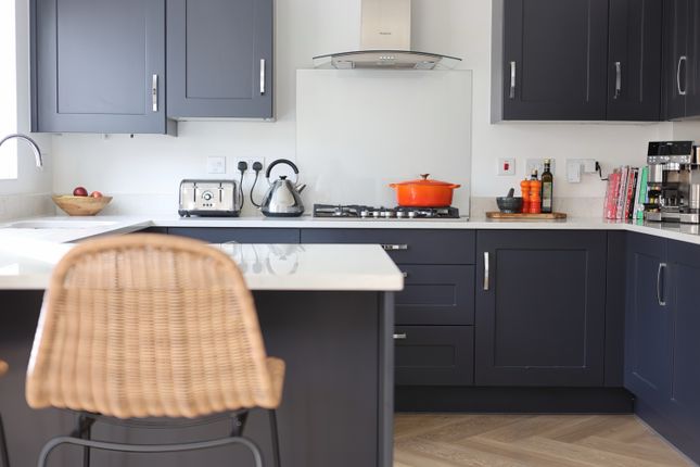 7, Abraham Way, Witney photo 2