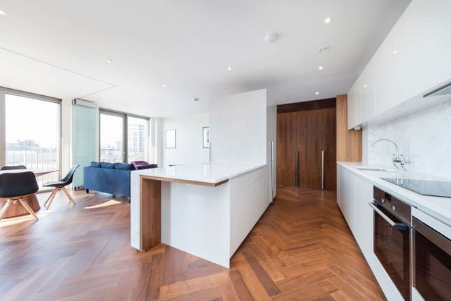 Flat to rent in New Union Square, London
