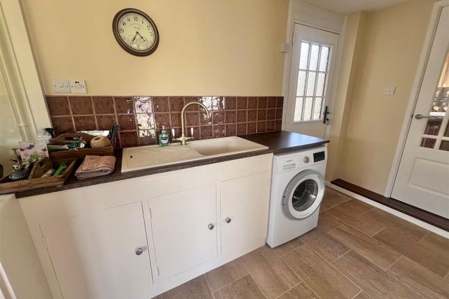 6, Brookside, Gillingham photo 4