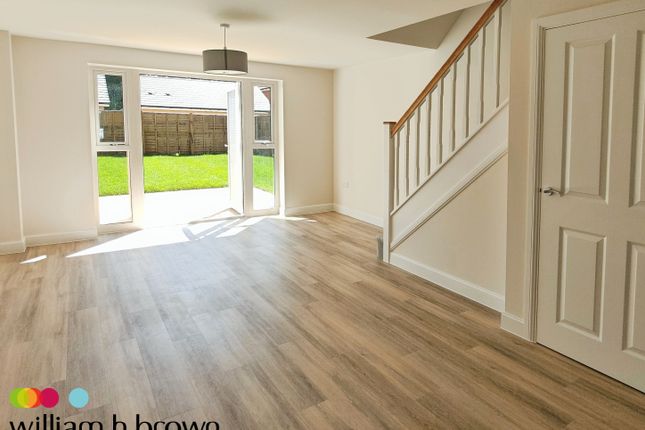 12, Skelton Drive, Bury St Edmunds photo 2