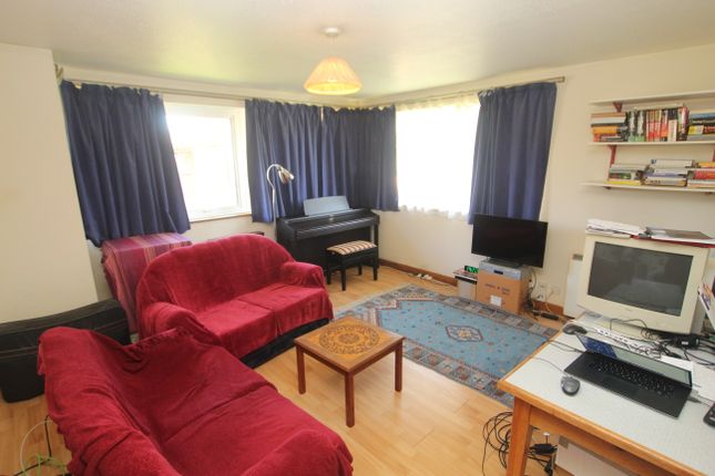 Flat for sale in Sherbourne Close, Cambridge