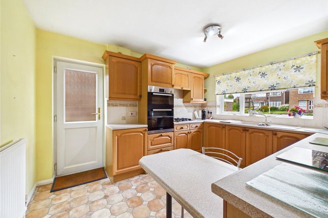 2, Earlsmead, Essex photo 2