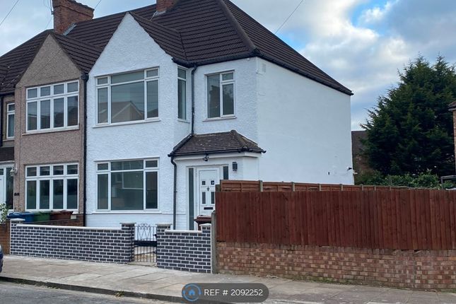 End terrace house to rent in Bouverie Road, Harrow
