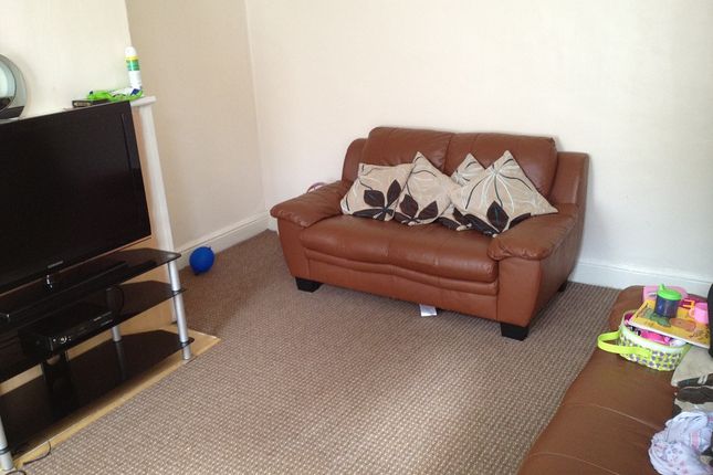Harold Terrace, 24, Leeds photo 4