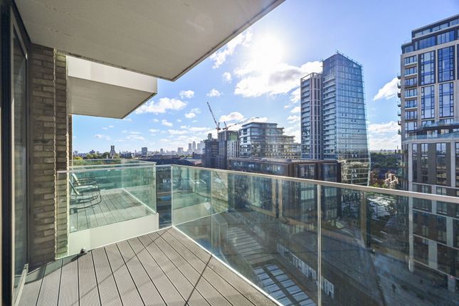 Studio flat on Emery Way, St Katharine Docks, £495,000