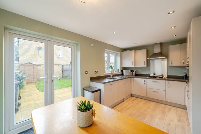 5, River Way, West Yorkshire photo 2