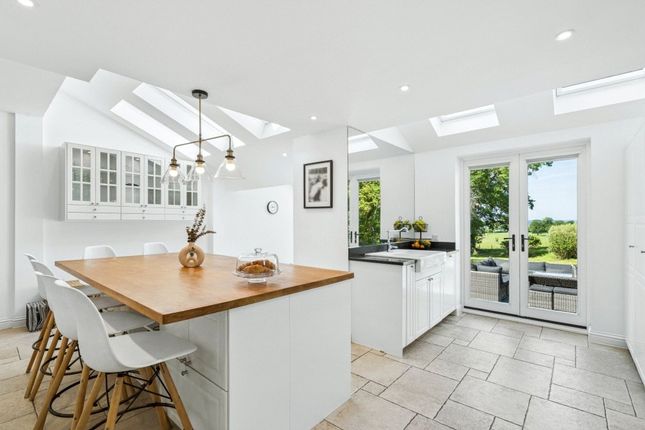 1 Apple Tree Cottages,, Honey Lane, Maidenhead photo 4