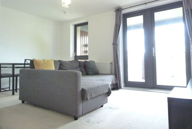 Flat to rent in Nobel Close, Colindale