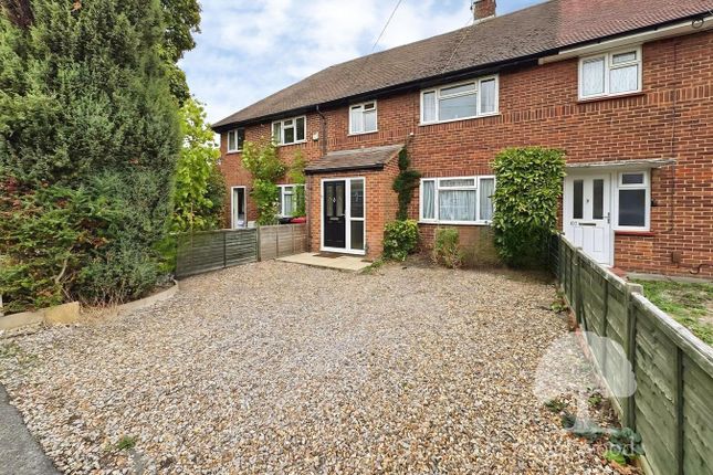 3-bed house on 104, Blumfield Crescent, Slough, £1,900/mo
