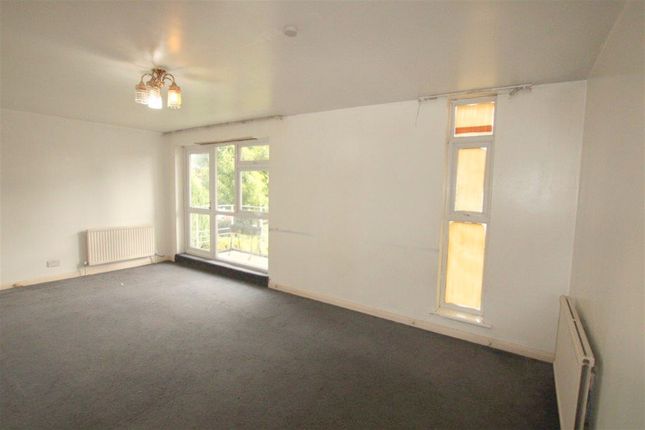 Thumbnail Flat for sale in Peters Lodge, Stonegrove, Edgware