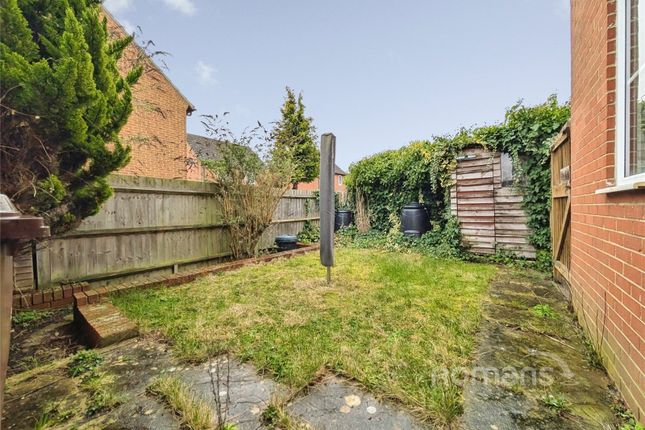 2, Bosham Close, Reading photo 2